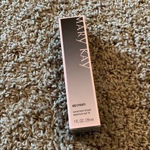 Mary Kay CC cream - VERY LIGHT